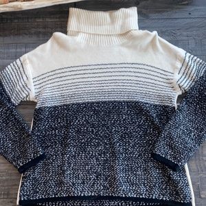 Athleta sweater size L